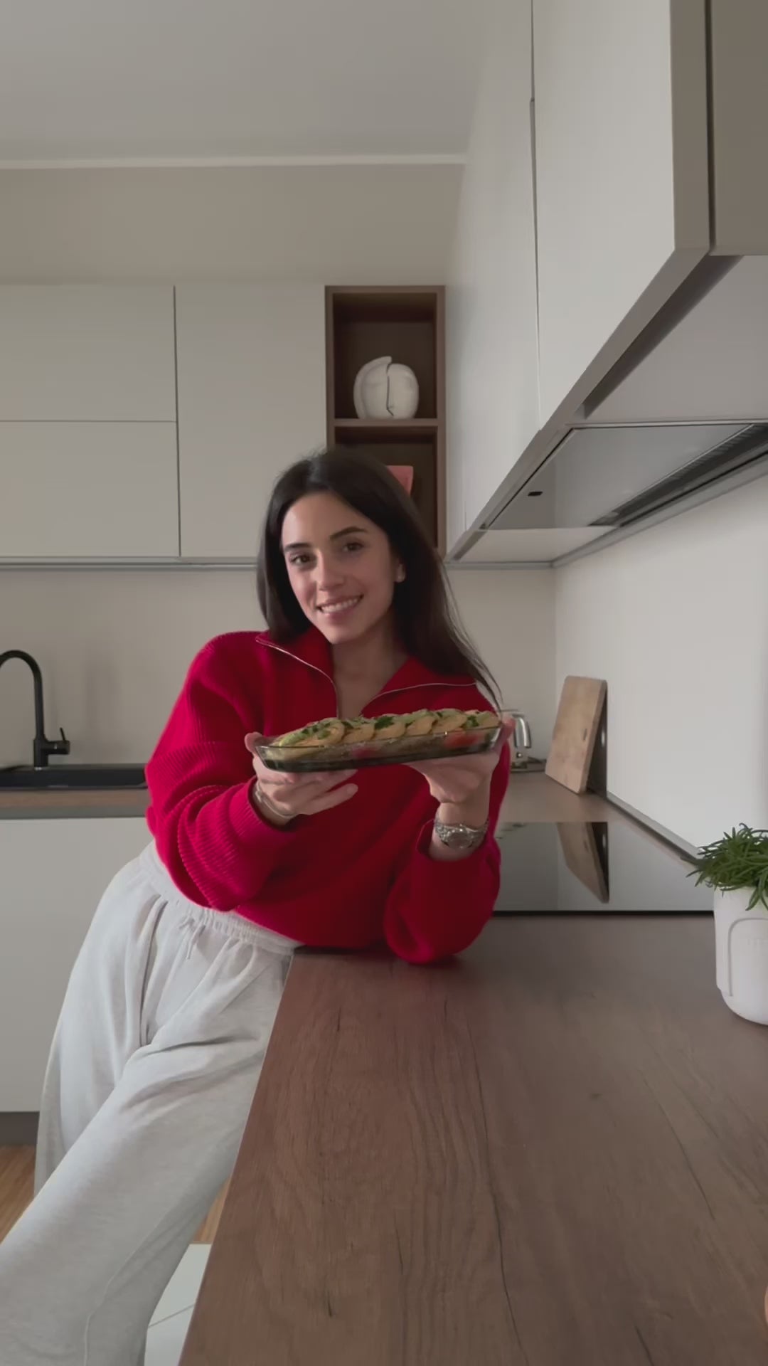 Carica video: